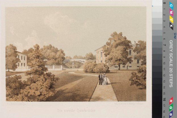 Eine Zeichnung eines Parks mit Menschen, die spazieren gehen, umgeben von Bäumen, Gebäuden und einer Brücke, unter einem bewölkten Himmel, mit dem Text 'Die zweite Dombrücke in Düsseldorf' unten.