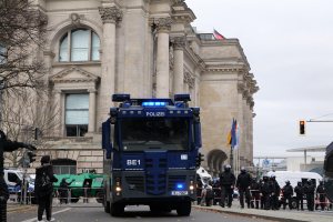 BPOL NRW: 3 Frauen mit vollständig gefälschten IDs von Bundespolizei in Fernbus festgenommen - in die Niederlande zurückgebracht