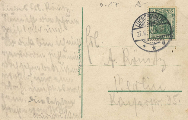 Ein alter Umschlag mit einer Briefmarke, adressiert an Berlin, Deutschland, mit einem Poststempel aus Luxemburg mit Datumsangaben von 1d bis 99d.