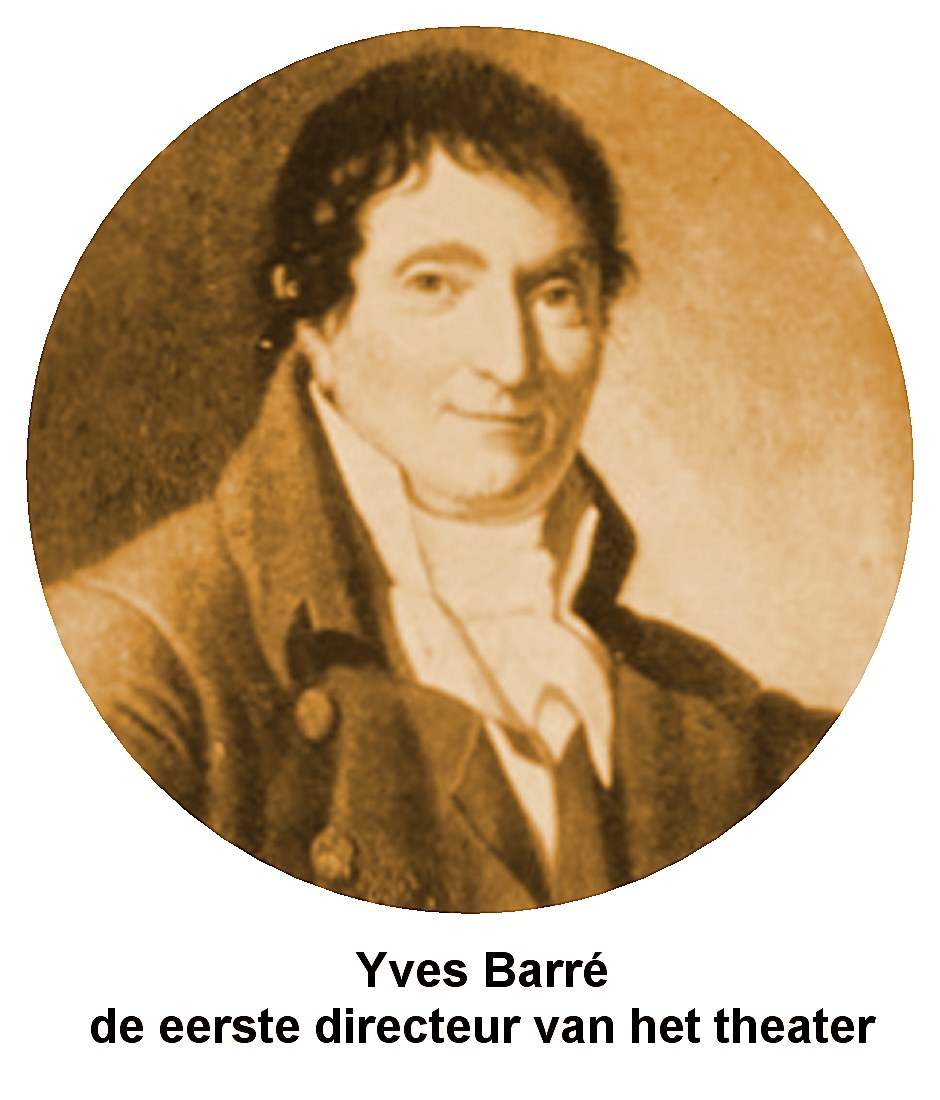 Portrait von Yves Barre, dem Theaterregisseur, in einem schwarzen Anzug und weißem Hemd mit ernster Miene, zurückgekämmtem Haar und direktem Blick in die Kamera; fetter Text unten.
