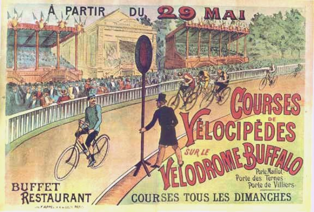 Ein Plakat, das eine Radrennbahn in Buffalo, New York, zeigt, auf dem Menschen auf Fahrrädern auf einer eingezäunten Straße fahren, mit einem Gebäude und Bäumen im Hintergrund.