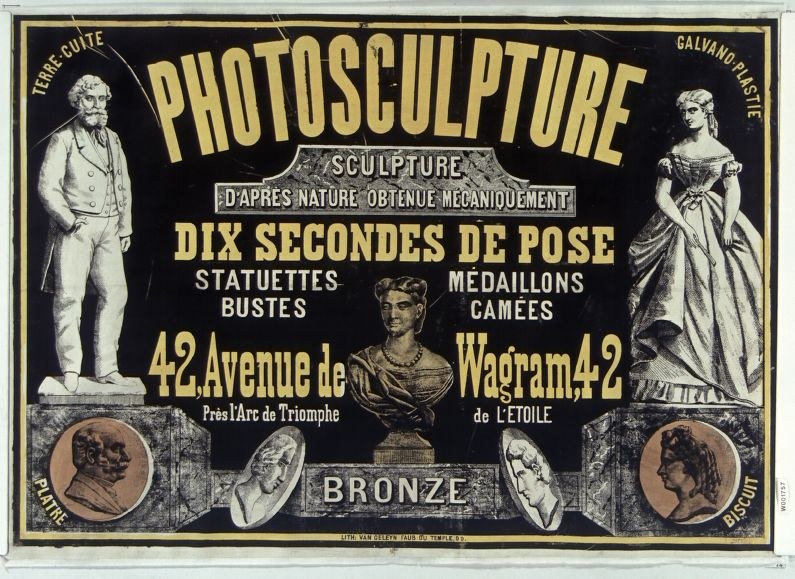 Plakat für eine Skulpturenausstellung in Paris, das Bilder von Skulpturen und beschreibenden Text enthält.