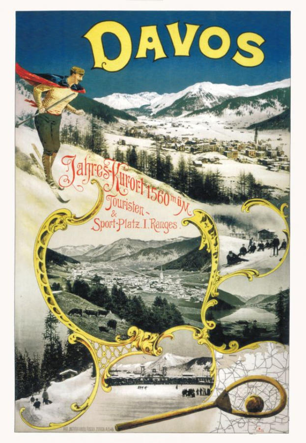 Ein Vintage-Plakat, das das Skigebiet Davos in der Schweiz bewirbt, zeigt einen Skifahrer im Vordergrund mit Bäumen, Häusern und Bergen im Hintergrund sowie beschreibenden Text.