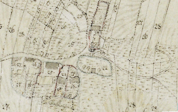 Ausführliche alte Stadtkarte mit nummerierten Geb├Ąuden, Stra├čen und Text, die eine vorgeschlagene Entwicklungsstelle am unteren Rand anzeigt.