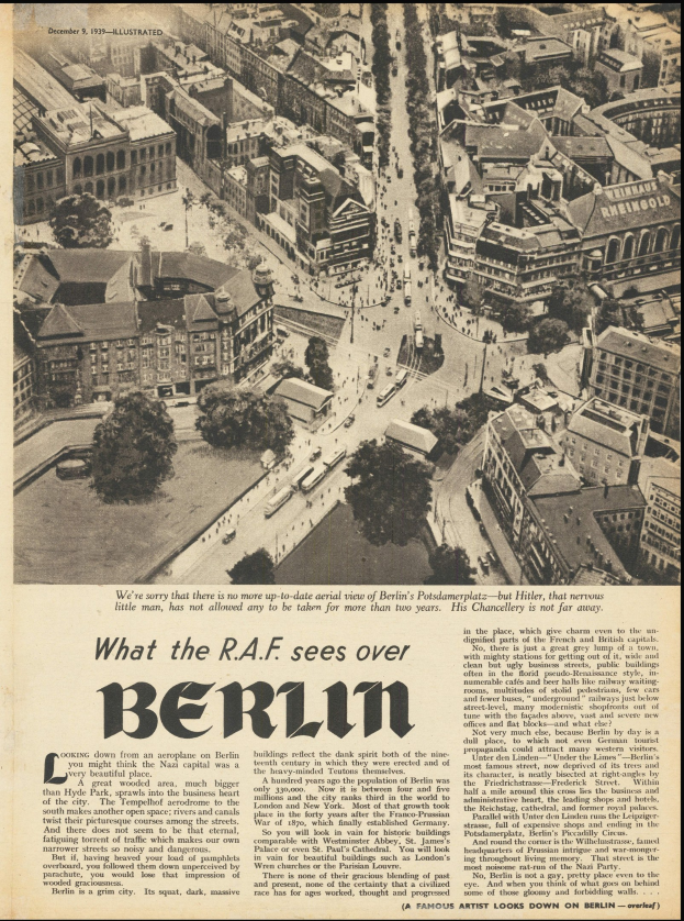 Schwarz-weißes Bild einer alten Zeitung mit einer Stadtlandschaftsfotografie, die Gebäude, Bäume und Fahrzeuge zeigt, begleitet von Text.
