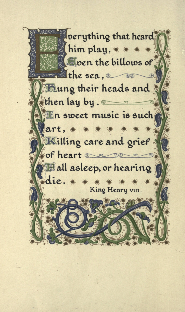 Eine Buchseite mit einem Zitat von König Heinrich VIII. über die Macht der Musik, umgeben von detaillierten Designs und zusätzlichem Text.